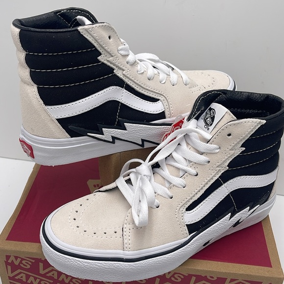 Vans WMNS High-Top Sneakers in Black White Sk8-Hi Bolt
Antique White/Black - Picture 10 of 16